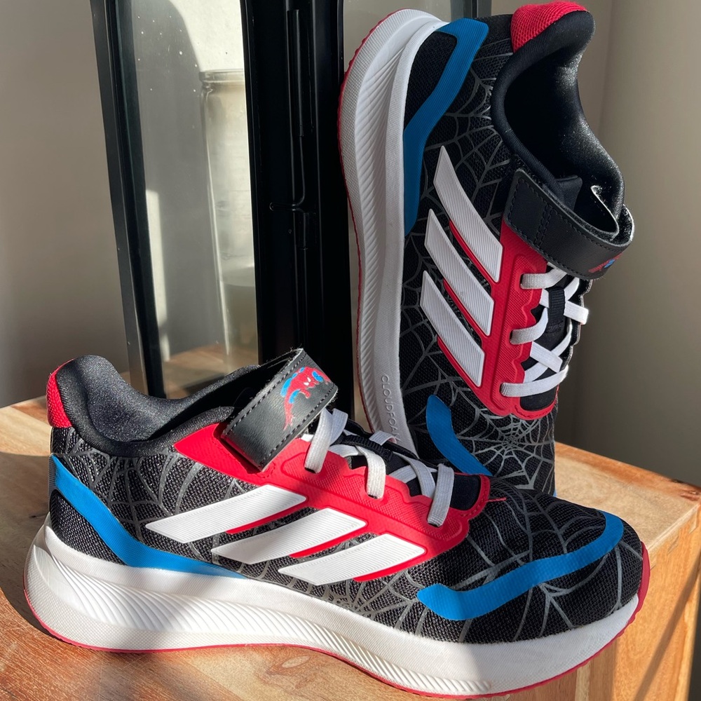 adidas Marvel Spider-Man Runfalcon 3.0 kids' shoes with ORIGINAL BOX